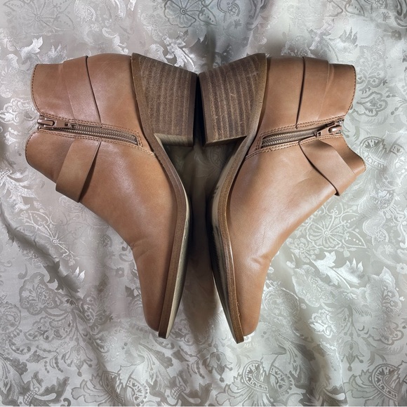 Dolce Vita Olida Chopout Boots - Picture 5 of 9